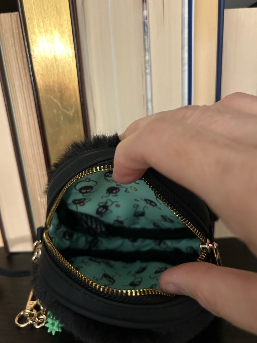 Studio Ghibli Spirited Away Soot
Sprite Fuzzy Zip Coin Purse - Picture 11 of 15